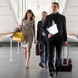 Hỗ trợ dán tem visa nhanh